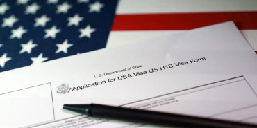 H-1B Workers Get Temporary Relief After USCIS Clarifies Green Card Rule