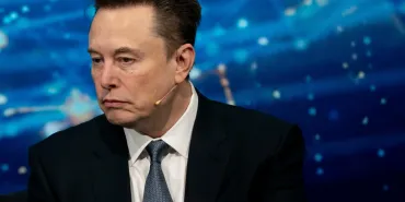 Elon Musk Becomes First Trillionaire with SpaceX's Groundbreaking IPO