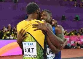 Justin Gatlin Shocks Usain Bolt to Win World 100m Race