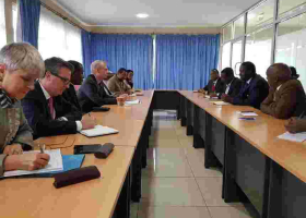 Raila Holds Talks with Foreign Envoys in Nairobi