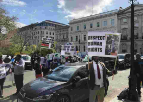 Kenyans in London Demonstrate Outside Chatham House Where President Kenyatta Delivered a Talk