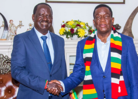 Raila takes his AUC Campaigns to Zimbabwe