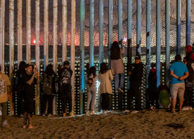 US Population Hits 342 Million as Growth Slows to 0.5%