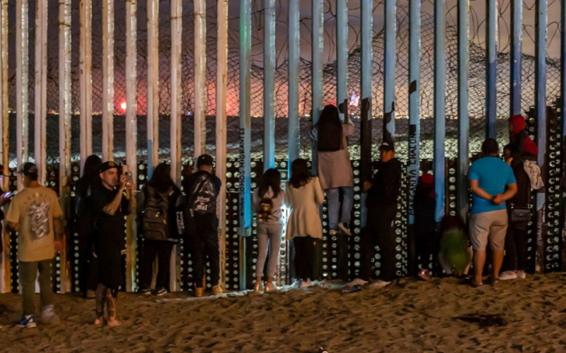 US Population Hits 342 Million as Growth Slows to 0.5%