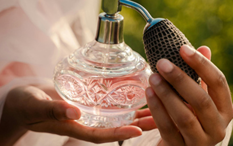 The Science of Scent: How Fragrance Shapes Human Attraction