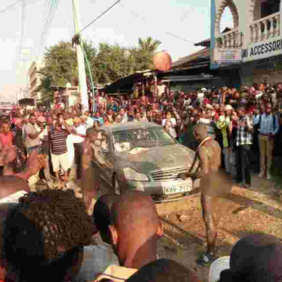 Mombasa Car Robbers Strip Naked, Dance with Snake after Suspected 'Evil Spell'