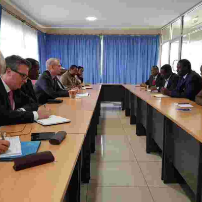 Raila Holds Talks with Foreign Envoys in Nairobi