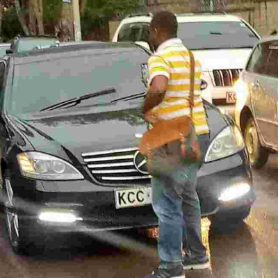 Brave Man Wins Kenyans' Hearts after Blocking MP's Car from Being Driven on the Wrong Side [VIDEO]