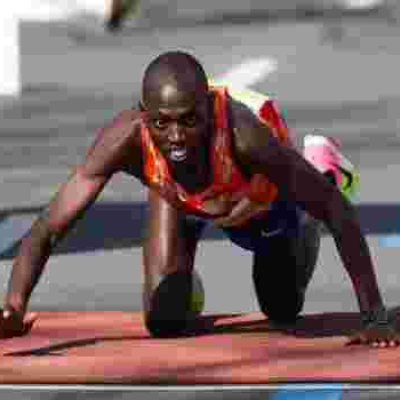 Kenyan Runner Collapses Near Finish Line at a Marathon in Germany, Crawls to Win Silver [VIDEO]