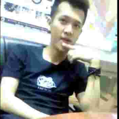 VIDEO of Racist Chinese Man Referring to President Uhuru, Kenyans as Monkeys Goes Viral Online