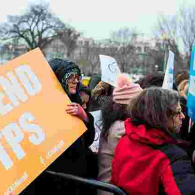 Federal Judge Blocks Deportation of over 300,000 Immigrants