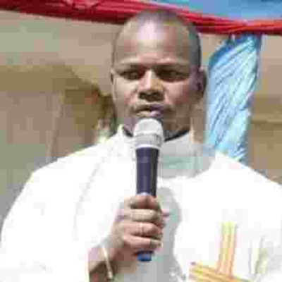 Woman Confesses to Being in Love Affair with Murdered Catholic Priest for Six Years