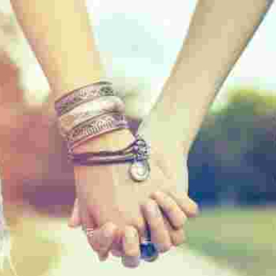 Angry Residents Frogmarch Suspected Kenyan Gay Couple to Police Station