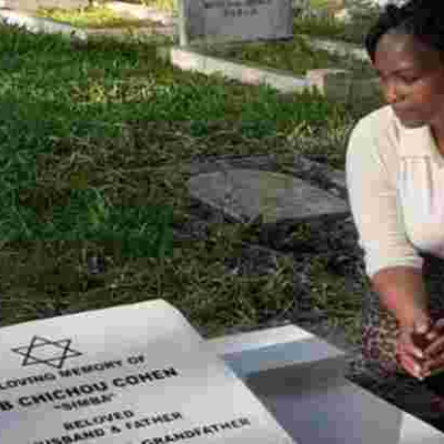 Sarah Wairimu Visits Late Dutch Husband Tob Cohen’s Grave