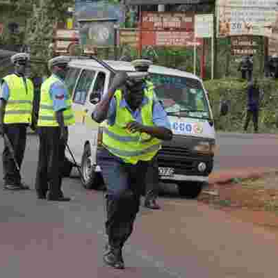 Daring Kenyan Man Snatches Bribe Money from Traffic Cops Along Busy Highway, Escapes into the Bush