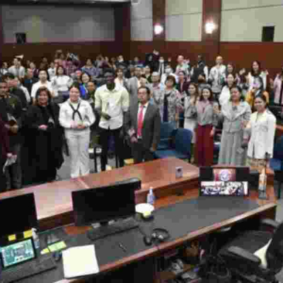 Kenyans Among 50 Sworn in as American Citizens