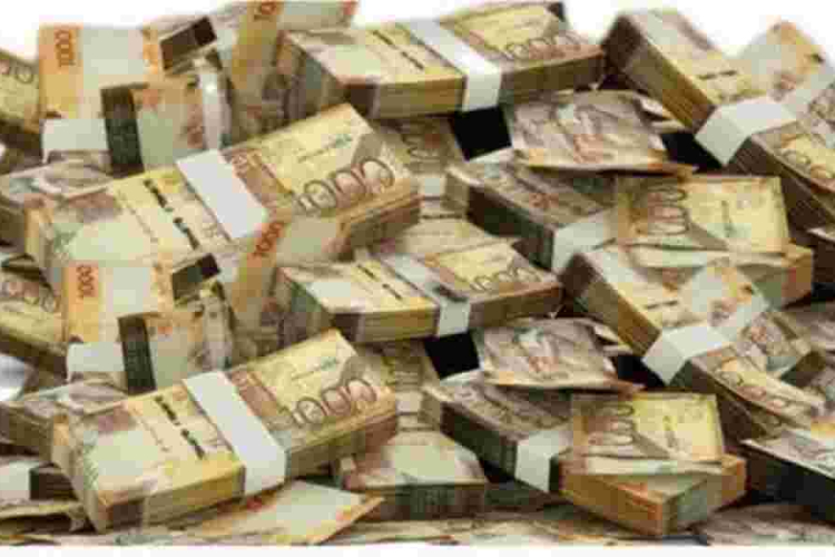 Banks Oppose Cabinet Move to Increase Cash Deals 