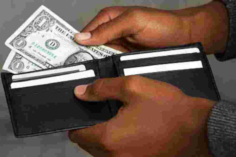 Shilling Set to Break 160 to the Dollar in Fresh Consumer Pain