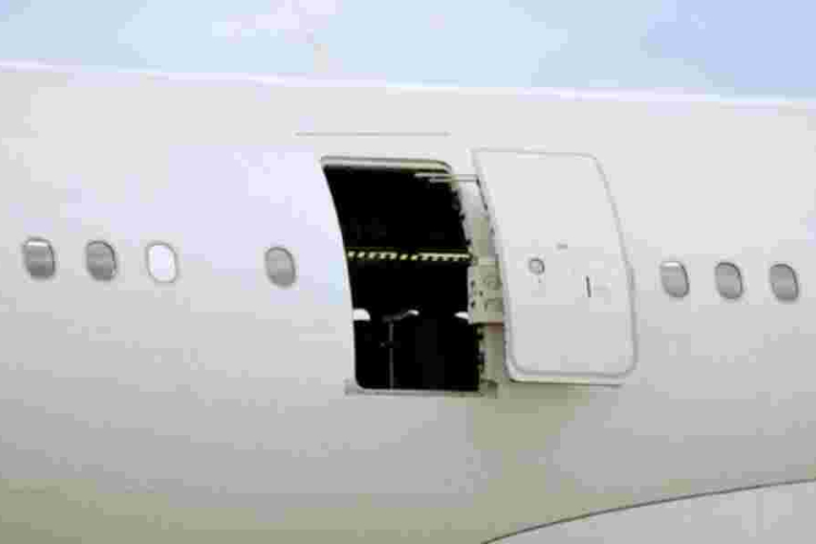 Canadian Tourist in Thailand Arrested for Attempting to Open Plane Door 