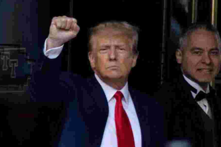 Donald Trump Vows to Deport Illegal Immigrants