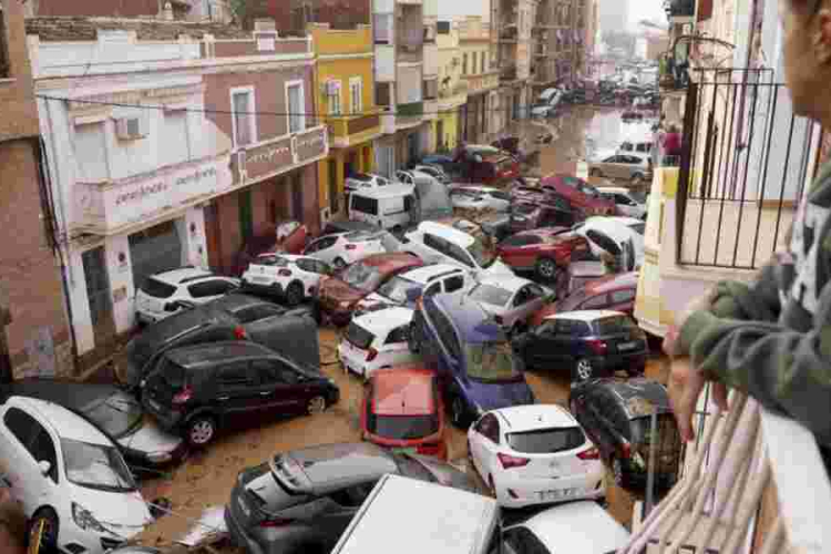 Search Intensifies as Spain Flood Victims Remain Unaccounted For