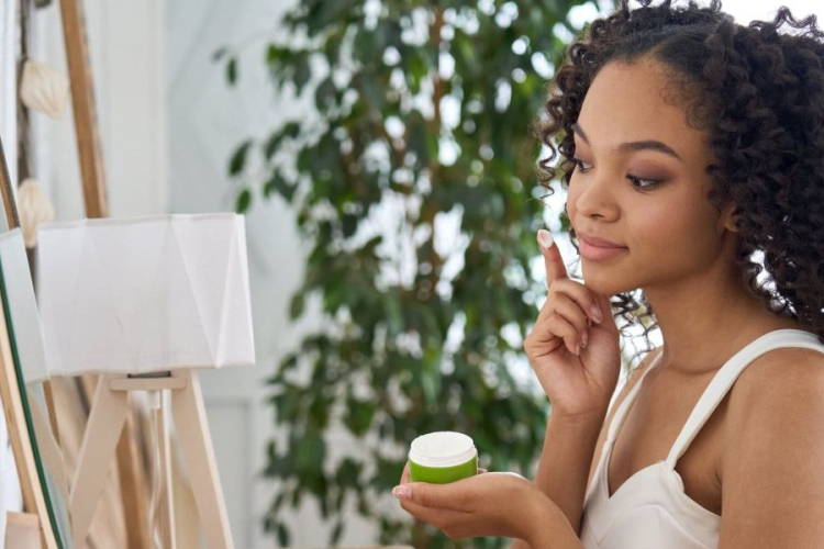 Why Many African Women Use Skin-Bleaching Products, According to New Research