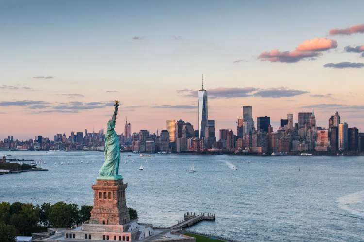 From Green Card to US Citizen: A Complete Guide to Naturalisation Eligibility
