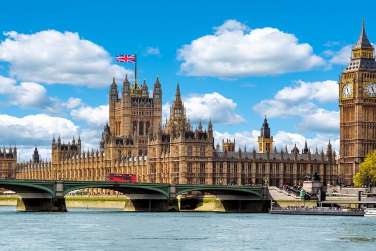 UK Introduces Visa Refunds and Faster Expansion Visas to Draw Global Talent