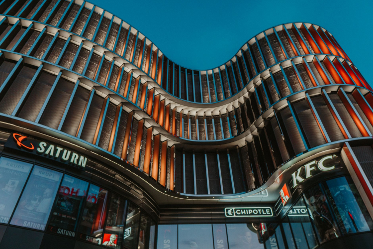 Chipotle's Bold Expansion: US Chain Debuts in Mexico, Faces Cultural and Commercial Challenges