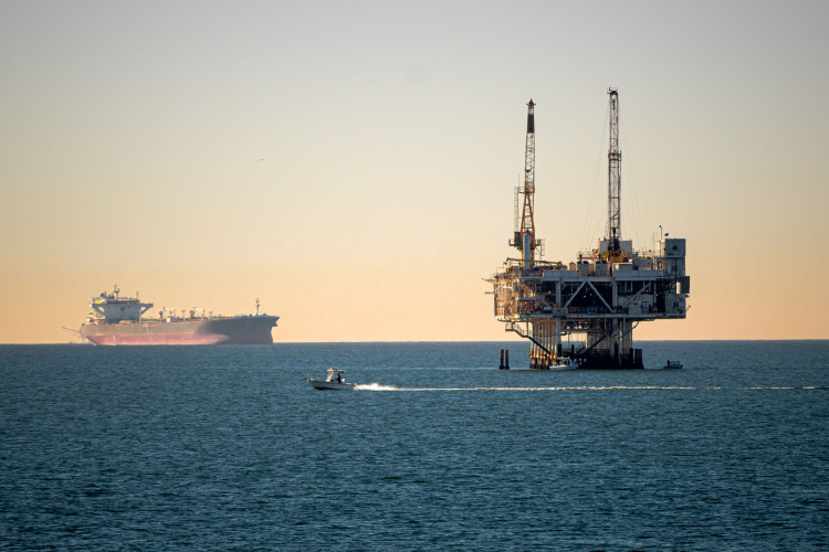 US Targets Oil Tanker as Part of Enforced Blockade Amid Heightened Tensions with Iran
