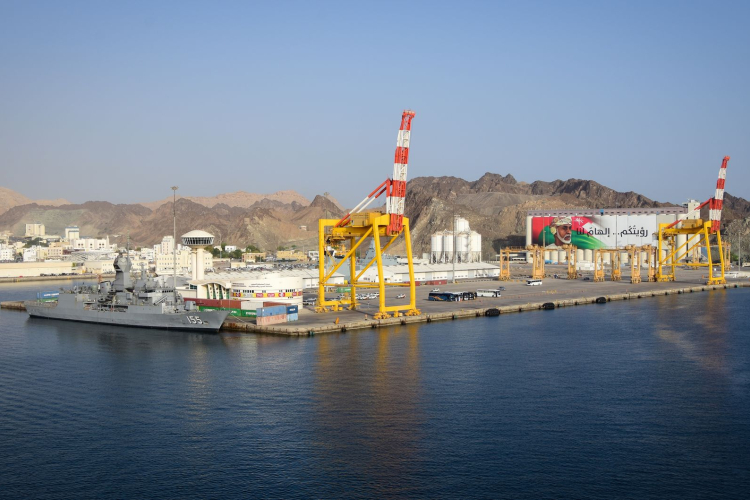 Global Shipping Disruption as Houthi Threats Prompt Tanker U-Turns