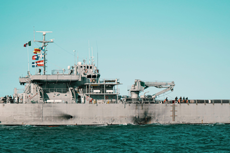 US-Iran Tensions in Gulf Escalate Amid Strikes and Asset Disputes