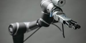 US Government Halts Anthropic's AI Tool Over Security Concerns